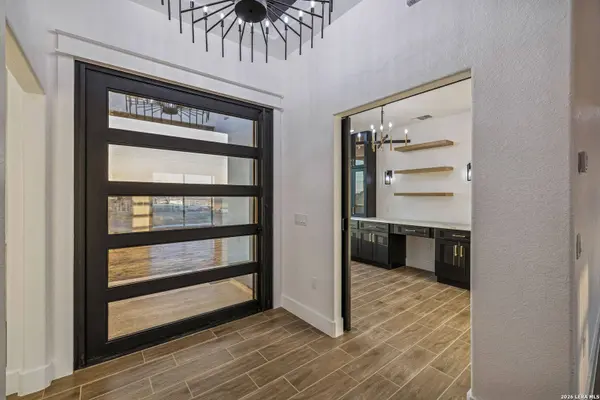 179 Hidden Ranch Ct., Floresville, TX 78114