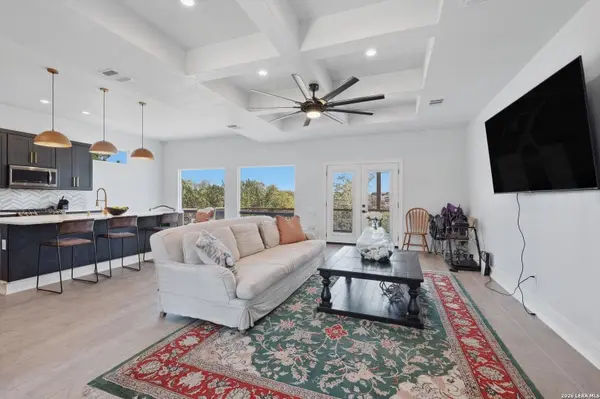 1318 Mountain Top Loop, Canyon Lake, TX 78133