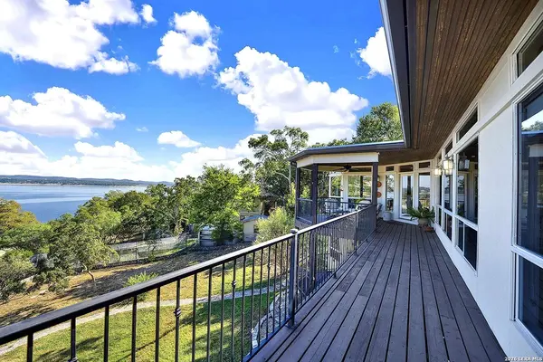 2406 Connie Dr, Canyon Lake, TX 78133