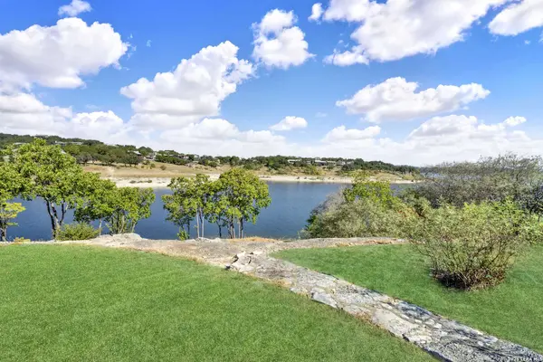 2406 Connie Dr, Canyon Lake, TX 78133