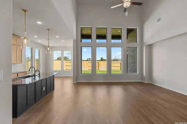 516 Paramus Park, Cibolo, TX 78108