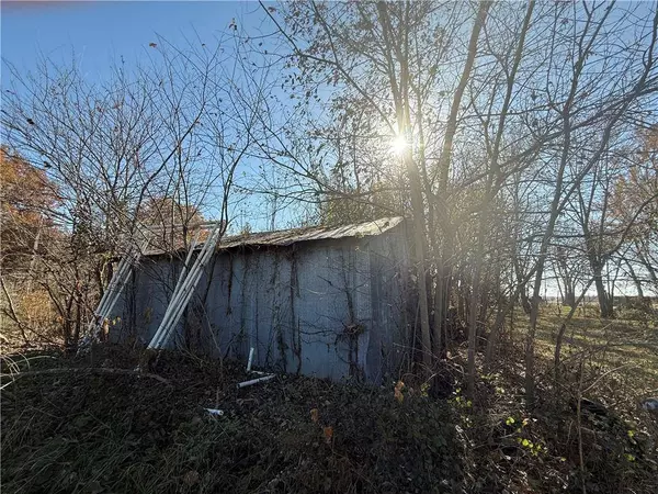 207 S West ST, Coffey, MO 64636