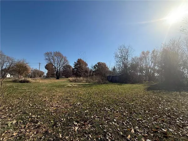 207 S West ST, Coffey, MO 64636