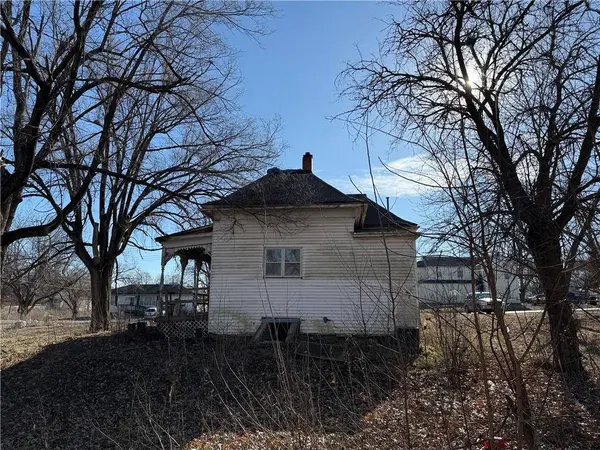 309 W Samuel ST, Hamilton, MO 64644