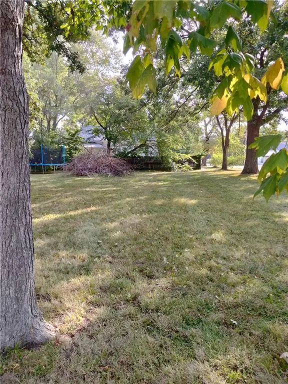 201 E School ST, Hamilton, MO 64644