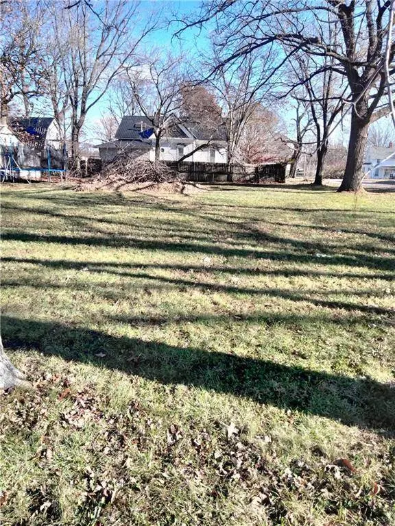 201 E School ST, Hamilton, MO 64644