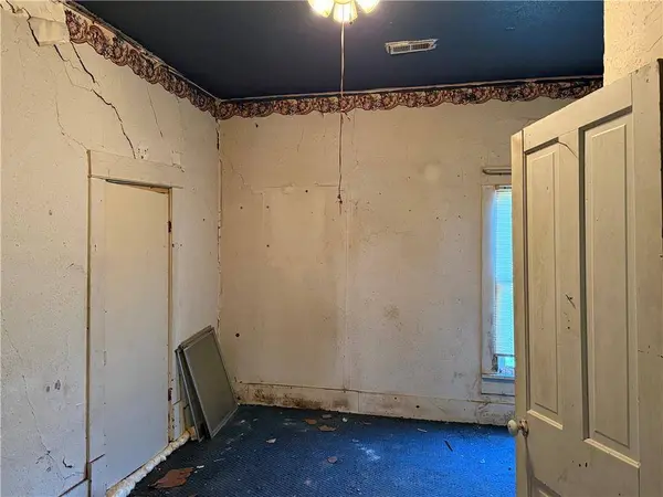 219 S Center ST, Coffey, MO 64636