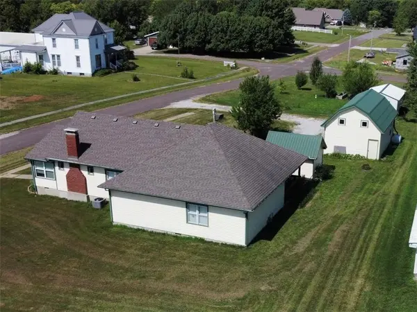 301 Walnut ST, Pattonsburg, MO 64670