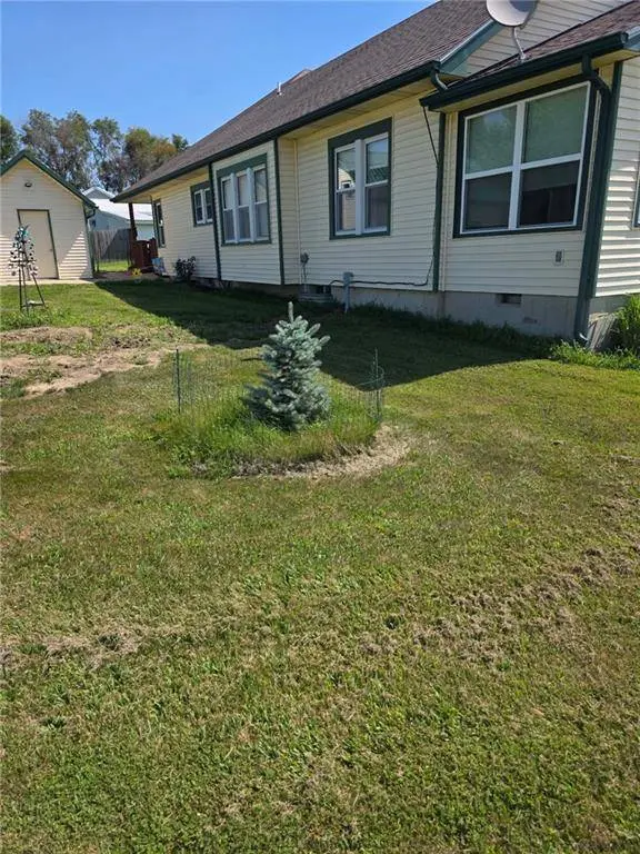 301 Walnut ST, Pattonsburg, MO 64670