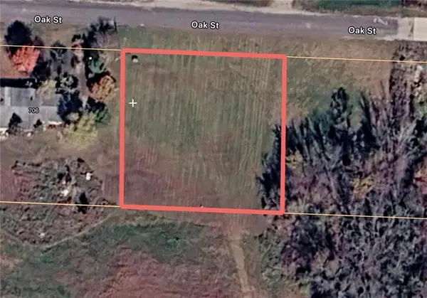 702 Oak ST, Pattonsburg, MO 64670