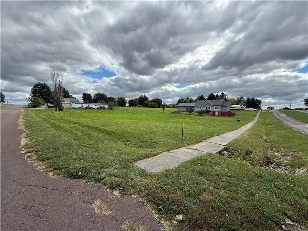 200 Oak ST, Pattonsburg, MO 64670