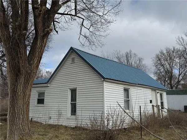 407 White ST