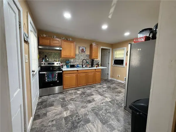80 S Douglas ST, Kingston, MO 64650