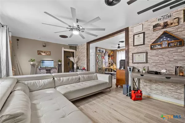 807 Carrie AVE, Killeen, TX 76541