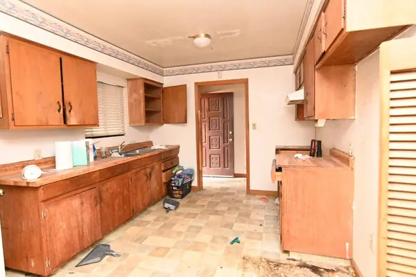 1359 Canal Farm LN, Los Banos, CA 93635