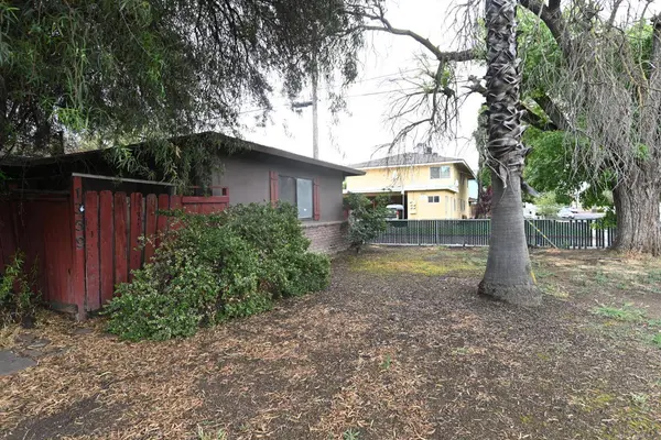 1359 Canal Farm LN, Los Banos, CA 93635