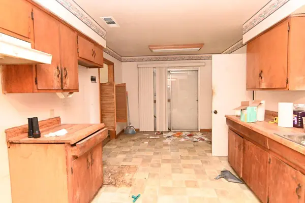 1359 Canal Farm LN, Los Banos, CA 93635