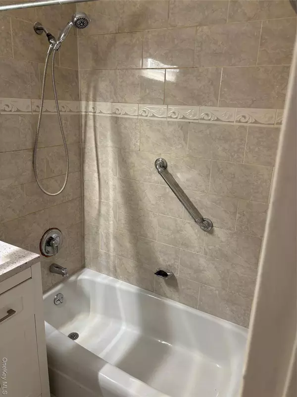 20 Wendell Street #A16, Hempstead, NY 11550