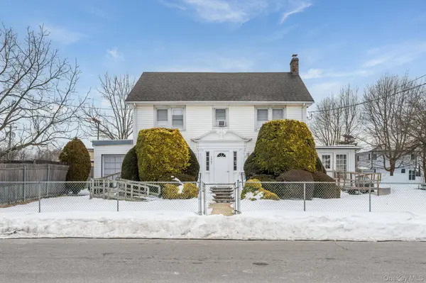 1967 Washington AVE, Seaford, NY 11783