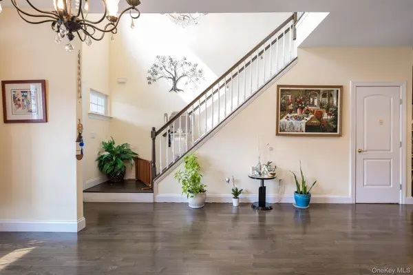 132 Halley DR, Patchogue, NY 11772