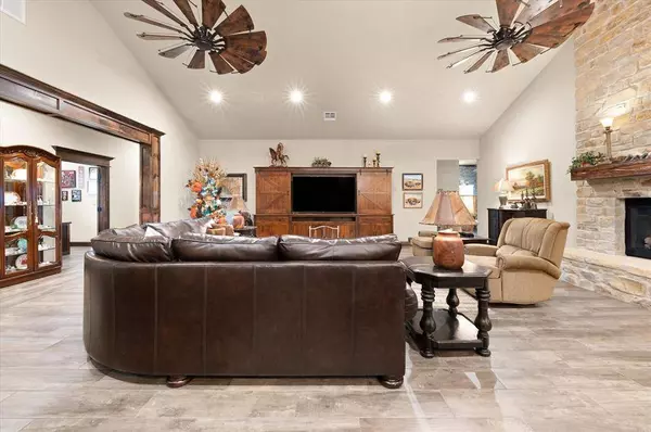 2367 W Lake, Blanchard, OK 73010