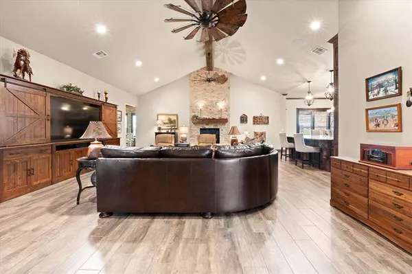 2367 W Lake, Blanchard, OK 73010