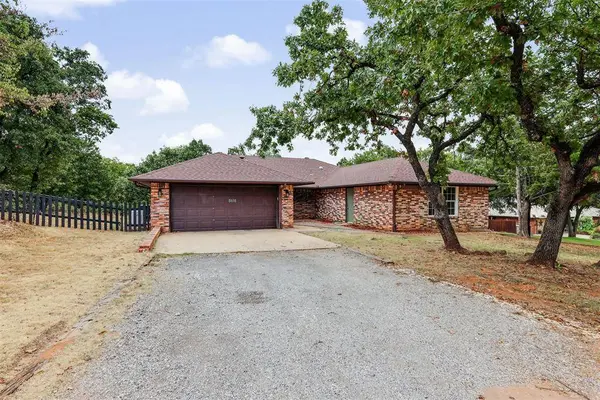 8416 Huckleberry RD, Edmond, OK 73034