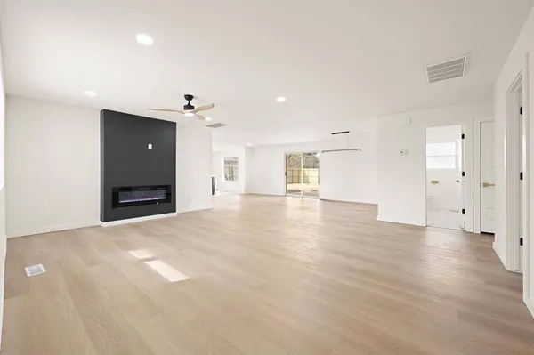 5837 NW 88th ST, Oklahoma City, OK 73132