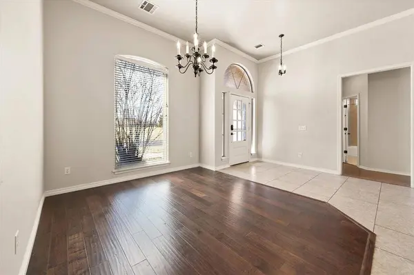 12012 Wickford PL, Yukon, OK 73099