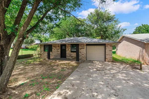 1208 E Hickman ST, Shawnee, OK 74801