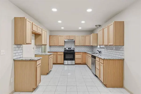 8416 Huckleberry RD, Edmond, OK 73034