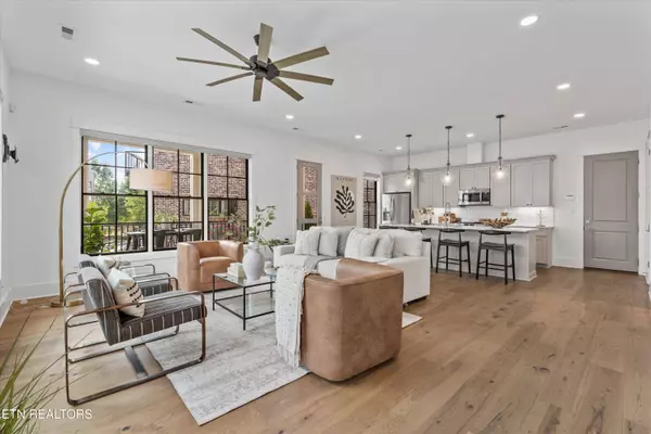 9407 Clingmans Dome DR, Knoxville, TN 37922