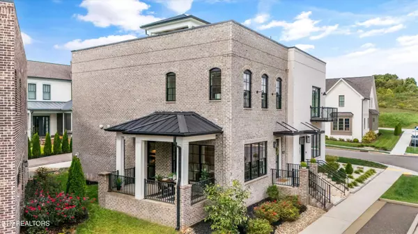 9407 Clingmans Dome DR, Knoxville, TN 37922