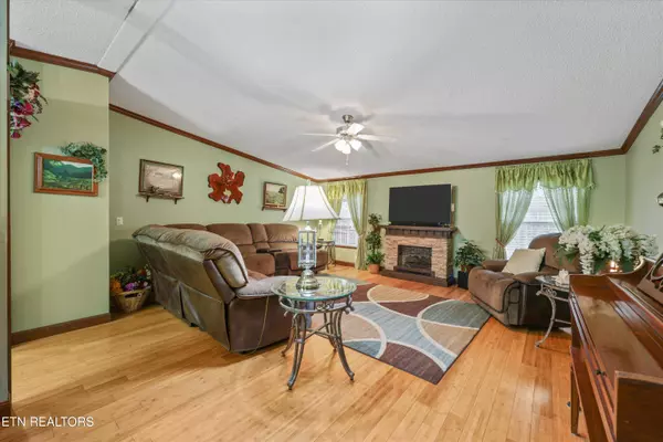 156 Lee Terry Rd Rd, Wartburg, TN 37887