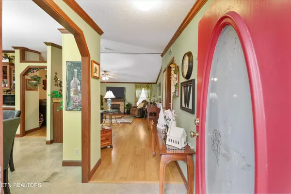 156 Lee Terry Rd Rd, Wartburg, TN 37887