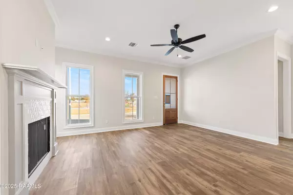 408 Flores CT, Lafayette, LA 70507