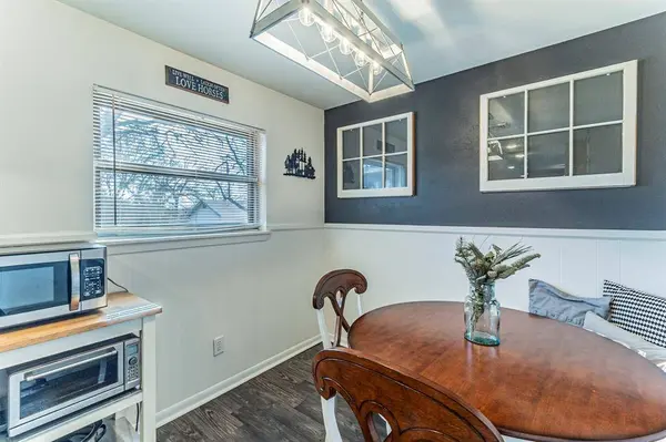 708 N Stewart Street, Azle, TX 76020