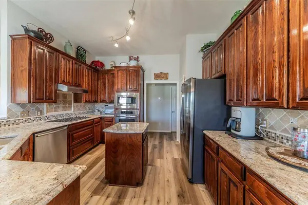 11621 Willow Springs Road, Fort Worth, TX 76052