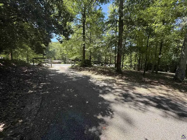 905 E Atlanta RD, Stockbridge, GA 30281