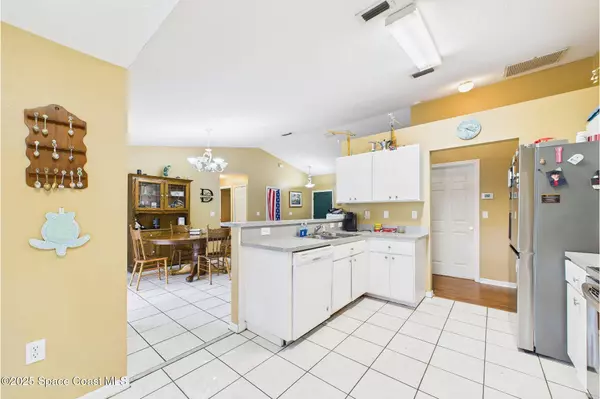 2425 Delys ST, Cocoa, FL 32926