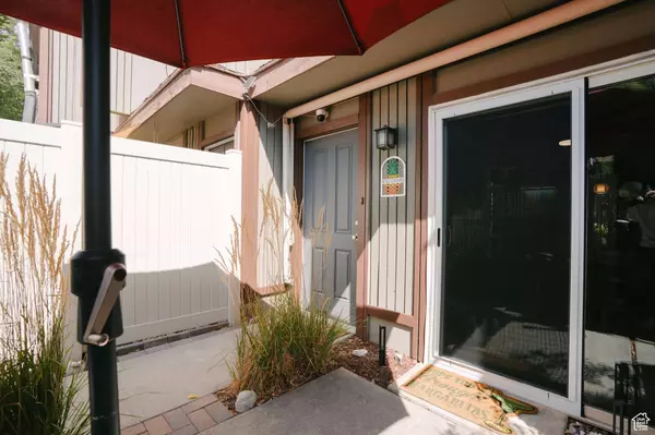 5461 S WILLOW LN, Murray, UT 84107