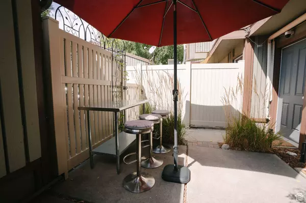 5461 S WILLOW LN, Murray, UT 84107