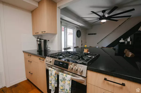 5461 S WILLOW LN, Murray, UT 84107