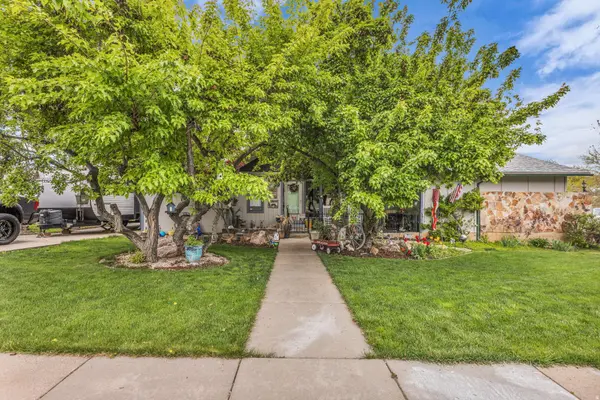2047 N 1650 E, Layton, UT 84040