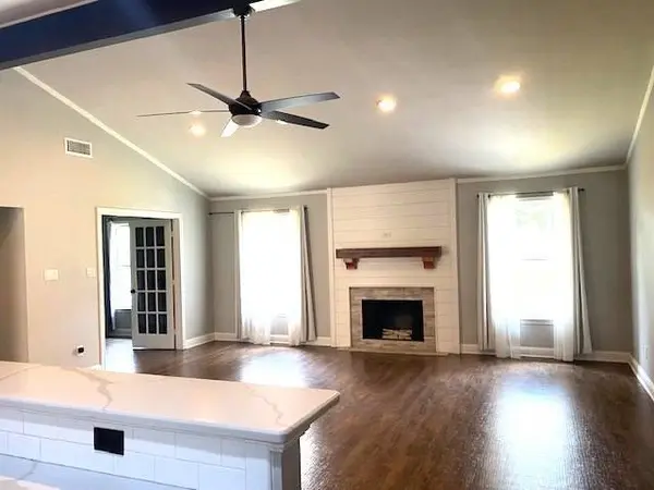 902 Ward Ln, Athens, TX 75751