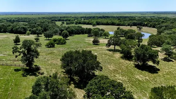 1053 Acr 499, Athens, TX 75751