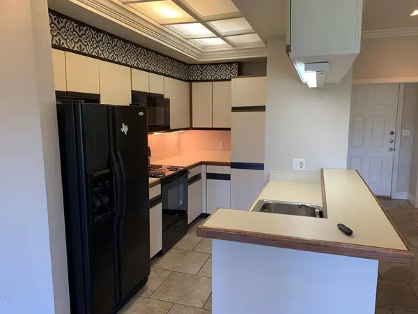 801 Country Club Cir, Athens, TX 75751