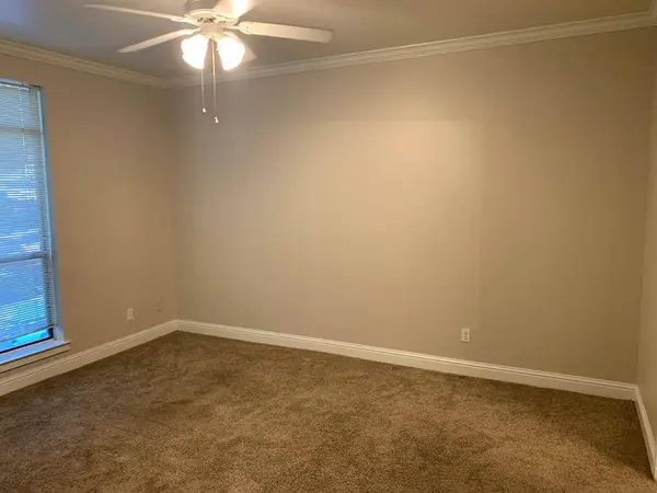 801 Country Club Cir, Athens, TX 75751