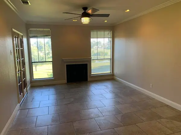 801 Country Club Cir, Athens, TX 75751