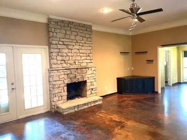 1117 Hillside Dr, Athens, TX 75751